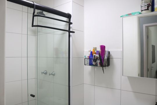 Banheiro de apartamento à venda com 2 quartos, 38m² em Barra Funda, São Paulo