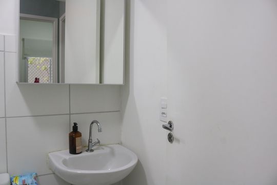 Banheiro de apartamento à venda com 2 quartos, 38m² em Barra Funda, São Paulo