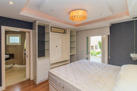 Quarto de casa de condomínio à venda com 4 quartos, 208m² em Sarandi, Porto Alegre