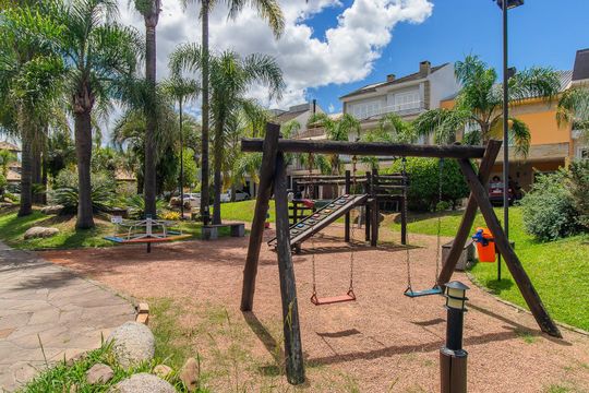 Área externa de casa de condomínio à venda com 4 quartos, 208m² em Sarandi, Porto Alegre