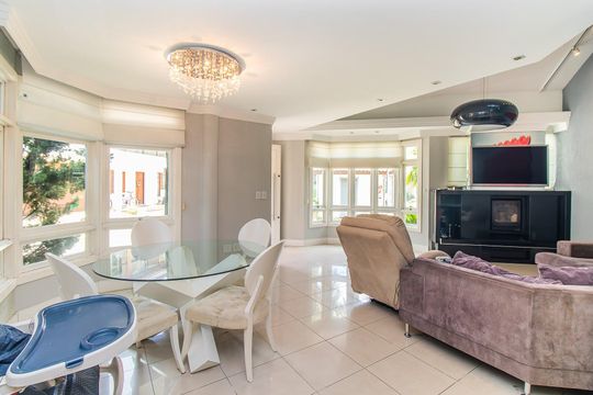 Casa de Condomínio à venda com 4 quartos, 208m² em Sarandi, Porto Alegre