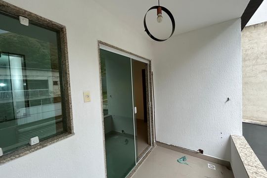 Varanada da Suíte 1 de casa de condomínio à venda com 3 quartos, 280m² em Jardim Sulacap, Rio de Janeiro