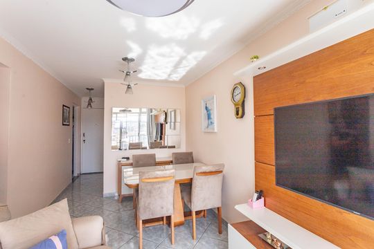 Sala de apartamento para alugar com 2 quartos, 56m² em Taboão, Diadema