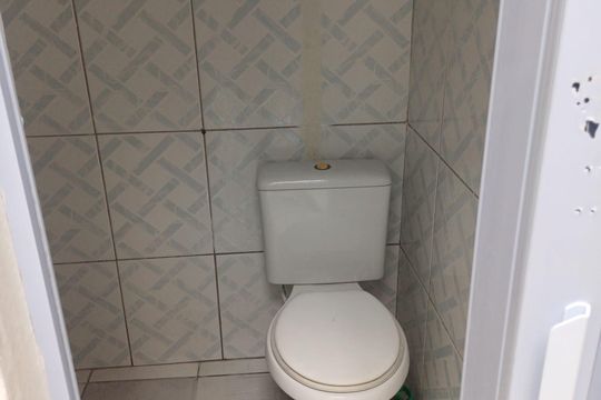 Banheiro social de casa para alugar com 2 quartos, 50m² em Vila Nair, São Paulo