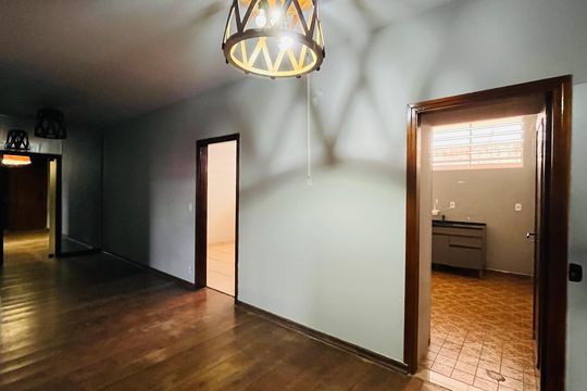 Casa para alugar com 6 quartos, 601m² em Nova Campinas, Campinas