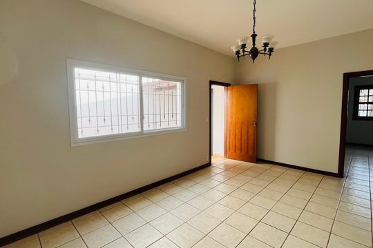 Casa para alugar com 4 quartos, 305m² em Jardim Bela Vista, Campinas