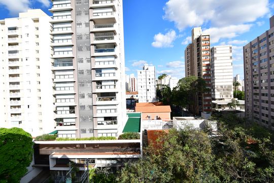 Sala - Vista de apartamento para alugar com 1 quarto, 84m² em Centro, Campinas