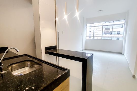 Cozinha de kitnet/studio à venda com 1 quarto, 27m² em Centro, Belo Horizonte