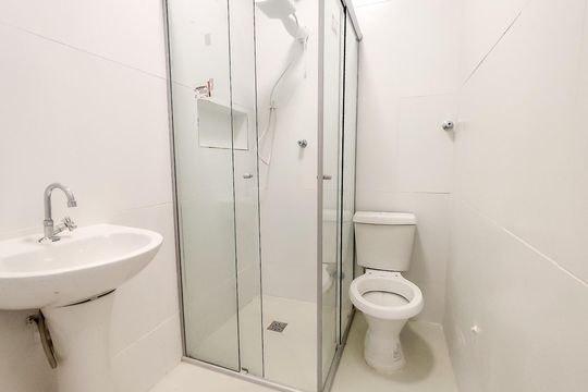 Banheiro de kitnet/studio à venda com 1 quarto, 27m² em Centro, Belo Horizonte