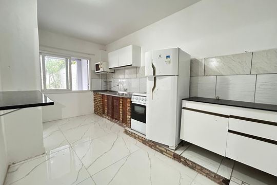 Cozinha de apartamento para alugar com 2 quartos, 75m² em Morro das Pedras, Florianópolis