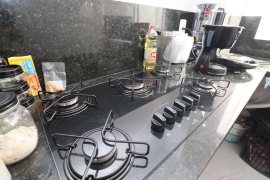 Cozinha de apartamento para alugar com 2 quartos, 40m² em Piatã, Salvador