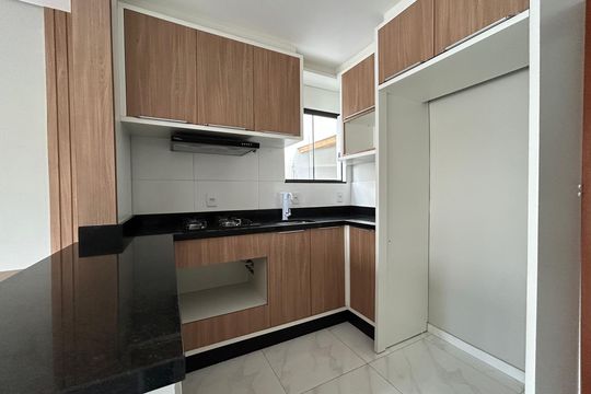 Cozinha  de casa de condomínio para alugar com 3 quartos, 70m² em Morro das Pedras, Florianópolis