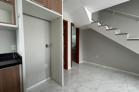 Cozinha  de casa de condomínio para alugar com 3 quartos, 70m² em Morro das Pedras, Florianópolis