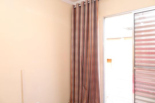 Quarto 1 de casa de condomínio à venda com 2 quartos, 60m² em Vila Taquari, São Paulo
