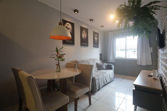 Sala de casa para alugar com 2 quartos, 42m² em Jardim Betânia, Cachoeirinha