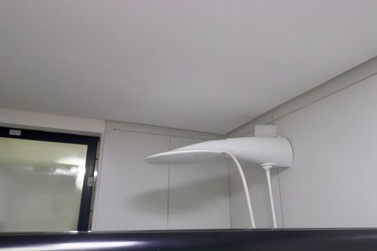 Banheiro de apartamento para alugar com 2 quartos, 71m² em Jardim Armação, Salvador
