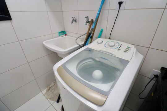 Área de Serviço de apartamento para alugar com 2 quartos, 71m² em Jardim Armação, Salvador