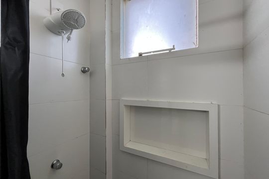 Banheiro de apartamento para alugar com 2 quartos, 46m² em Barra da Tijuca, Rio de Janeiro
