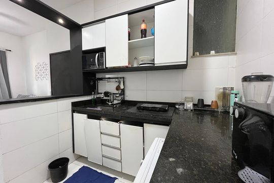 Cozinha de apartamento para alugar com 2 quartos, 46m² em Barra da Tijuca, Rio de Janeiro