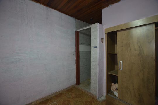 Quarto de casa para alugar com 1 quarto, 80m² em Bento Ribeiro, Rio de Janeiro