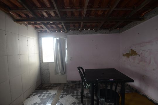 Sala de casa para alugar com 1 quarto, 80m² em Bento Ribeiro, Rio de Janeiro