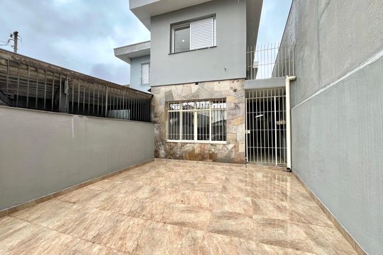 Garagem de casa para alugar com 3 quartos, 150m² em Cidade Domitila, São Paulo