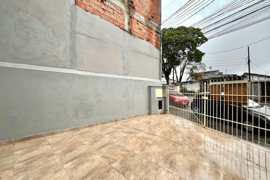 Garagem de casa para alugar com 3 quartos, 150m² em Cidade Domitila, São Paulo