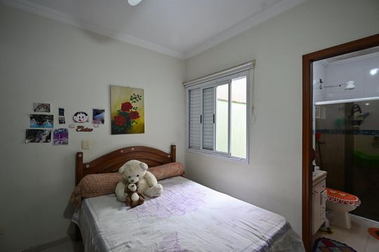 Suíte 2 de casa à venda com 3 quartos, 150m² em Jardim Martinica, São Paulo