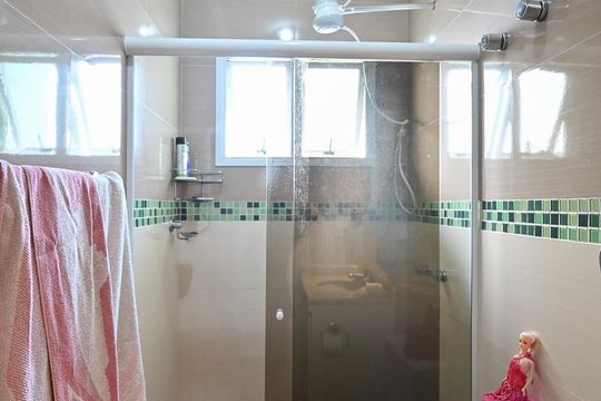 Banheiro Suíte 1 de casa à venda com 3 quartos, 150m² em Jardim Martinica, São Paulo