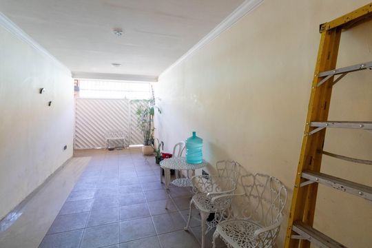 Garagem de casa à venda com 3 quartos, 230m² em Campo Grande, Rio de Janeiro