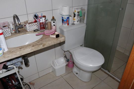 Banheiro da Suíte de apartamento à venda com 2 quartos, 53m² em Parque Amazonia, Goiânia