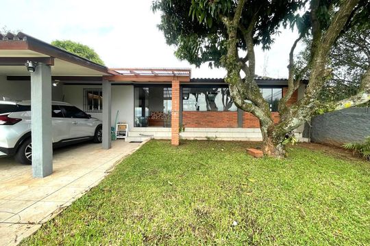 Casa à venda com 2 quartos, 113m² em Petrópolis, Novo Hamburgo