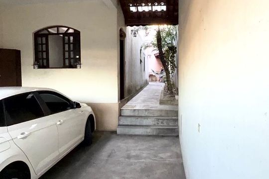 Garagem de casa para alugar com 3 quartos, 127m² em Jardim Macedonia, Embu das Artes