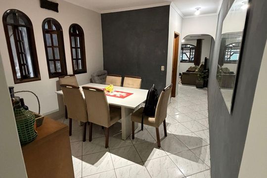 Sala de Jantar de casa para alugar com 3 quartos, 127m² em Jardim Macedonia, Embu das Artes
