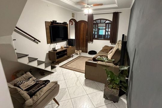 Casa para alugar com 3 quartos, 127m² em Jardim Macedonia, Embu das Artes