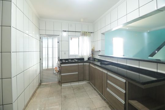 Casa para alugar com 3 quartos, 220m² em Jardim Andorinhas, Campinas