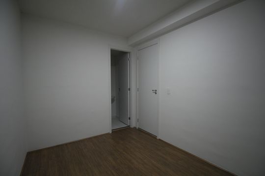 Quarto  de kitnet/studio para alugar com 1 quarto, 28m² em Morumbi, São Paulo