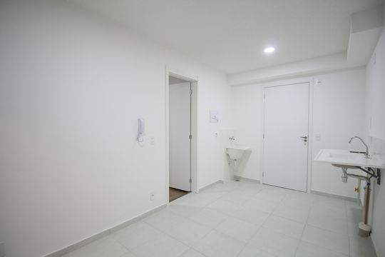 Sala/cozinha de kitnet/studio para alugar com 1 quarto, 28m² em Morumbi, São Paulo