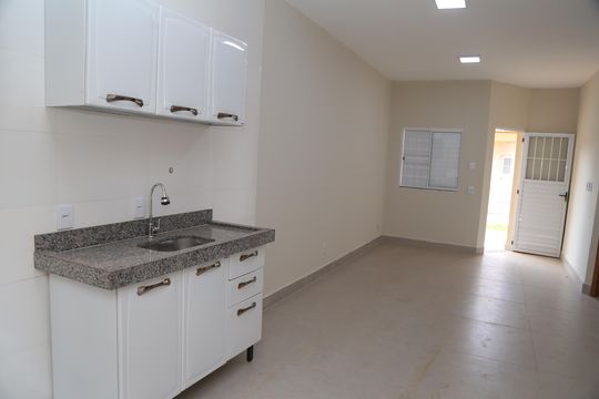 Cozinha/Sala de casa de condomínio para alugar com 2 quartos, 60m² em Jardim Imperial, Aparecida de Goiânia