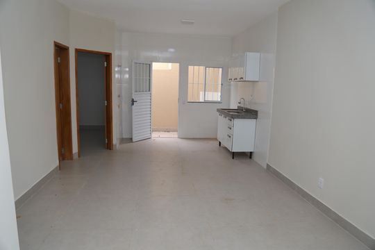 Sala de casa de condomínio para alugar com 2 quartos, 60m² em Jardim Imperial, Aparecida de Goiânia