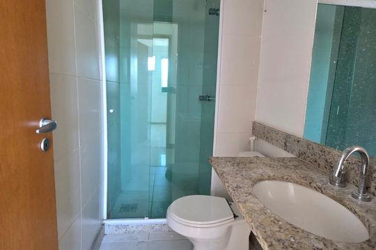 Banheiro de apartamento à venda com 3 quartos, 156m² em Barra Olímpica, Rio de Janeiro