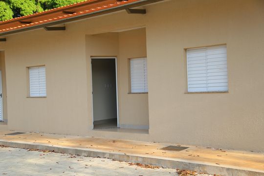 Fachada de casa de condomínio para alugar com 2 quartos, 60m² em Jardim Imperial, Aparecida de Goiânia