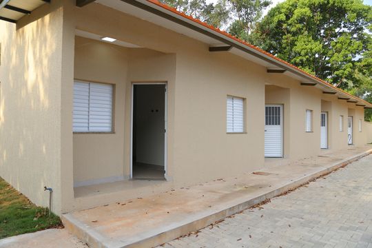 Fachada de casa de condomínio para alugar com 2 quartos, 60m² em Jardim Imperial, Aparecida de Goiânia