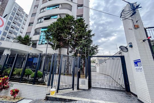 Fachada com Plaquinha de apartamento para alugar com 2 quartos, 52m² em Tatuapé, São Paulo