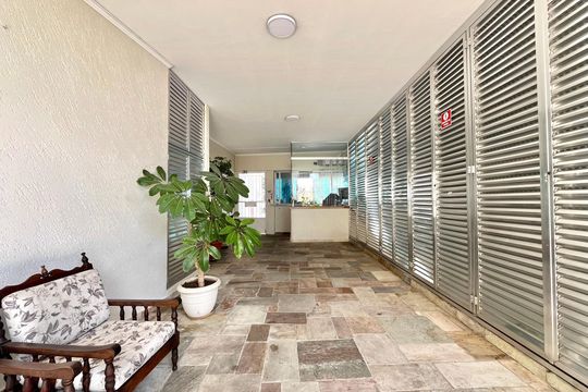 Hall de entrada de apartamento à venda com 2 quartos, 61m² em Bosque da Saúde, São Paulo