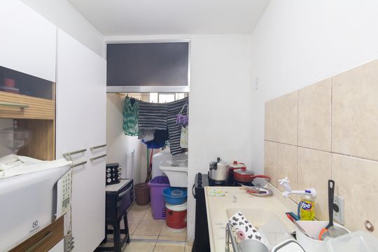 Cozinha e Área de Serviço de apartamento à venda com 2 quartos, 45m² em Vila Popular, São Paulo