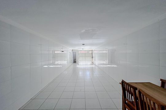 Garagem de casa à venda com 3 quartos, 180m² em Vila Carrão, São Paulo