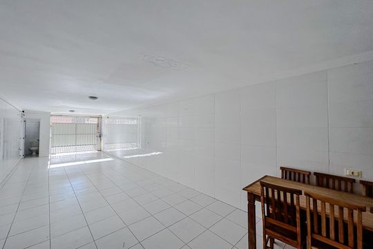 Garagem de casa à venda com 3 quartos, 180m² em Vila Carrão, São Paulo