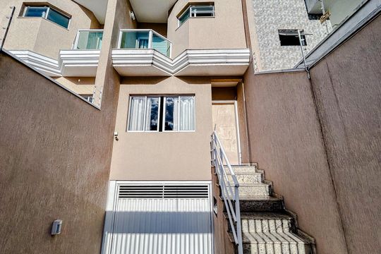 Entrada de casa à venda com 3 quartos, 180m² em Vila Carrão, São Paulo