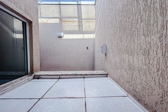 Vista da Suíte 2 de casa à venda com 3 quartos, 180m² em Vila Carrão, São Paulo